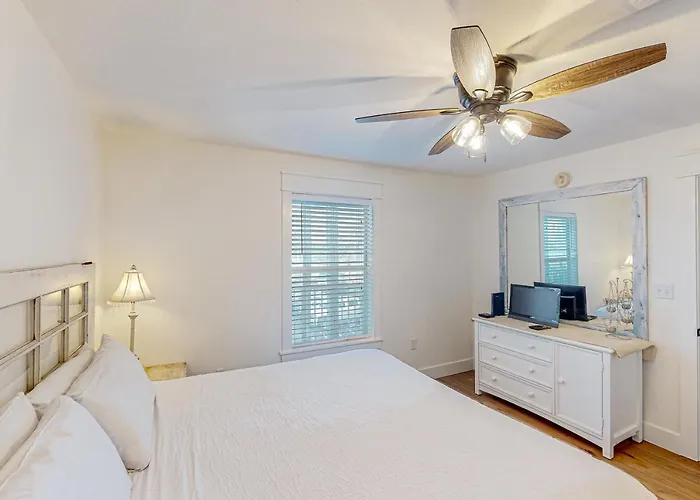 Grand Caribbean East & West, E212